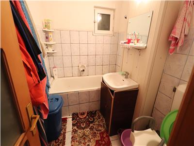 Apartament 3 camere, etaj 3 , zona Petre Liciu