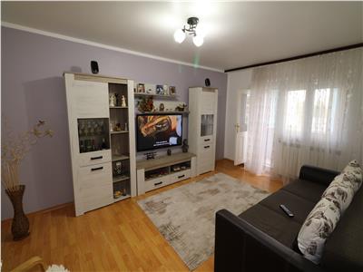 Apartament 2 camere, zona Piata  Centru , etaj 3 cu acoperis