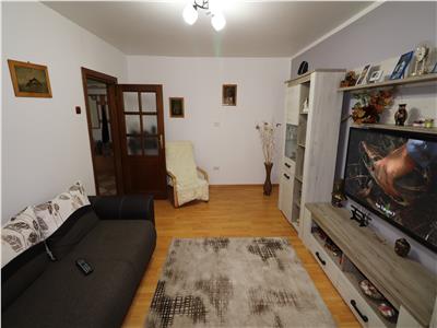 Apartament 2 camere, zona Piata  Centru , etaj 3 cu acoperis