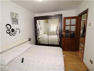 Apartament 2 camere, zona Piata  Centru , etaj 3 cu acoperis