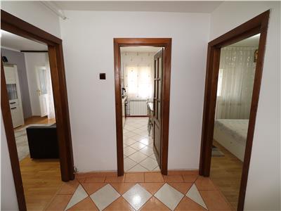 Apartament 2 camere, zona Piata  Centru , etaj 3 cu acoperis
