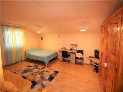 Casa de vanzare in zona Liceului 1