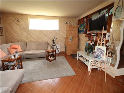 Casa de vanzare in zona Liceului 1