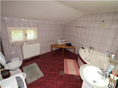 Casa de vanzare in zona Liceului 1