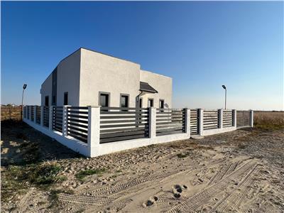 Casa la cheie , 95mp construiti de vanzare in apropiere de Crangul Petresti