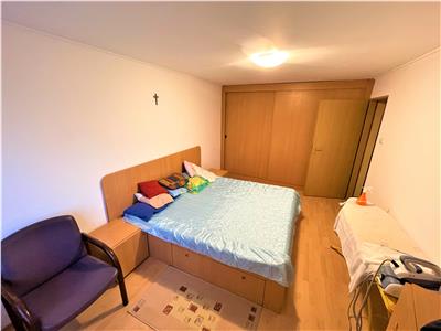 Apartament 3 camere, etaj 3, mobilat+ utilat,CT+AC, zona Pompieri
