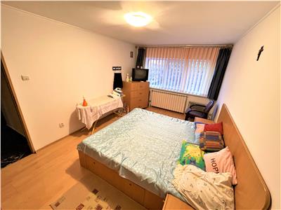 Apartament 3 camere, etaj 3, mobilat+ utilat,CT+AC, zona Pompieri