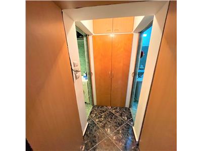 Apartament 3 camere, etaj 3, mobilat+ utilat,CT+AC, zona Pompieri