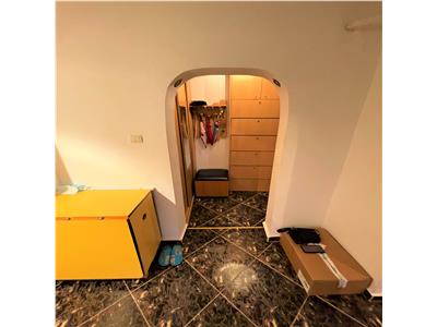 Apartament 3 camere, etaj 3, mobilat+ utilat,CT+AC, zona Pompieri