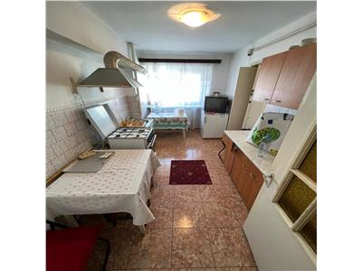 Apartament 3 camere, ultracentral , etaj 4 din 8, vedere Bulevard