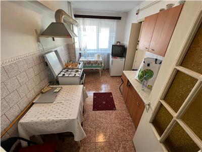 Apartament 3 camere, ultracentral , etaj 4 din 8, vedere Bulevard
