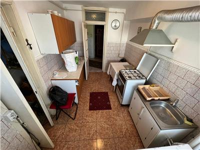 Apartament 3 camere, ultracentral , etaj 4 din 8, vedere Bulevard
