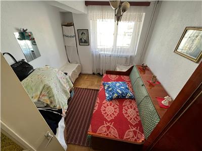 Apartament 3 camere, ultracentral , etaj 4 din 8, vedere Bulevard