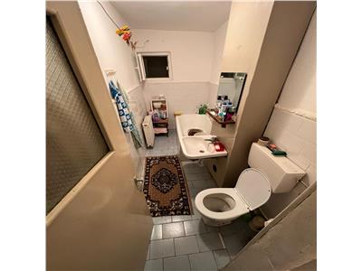 Apartament 3 camere, ultracentral , etaj 4 din 8, vedere Bulevard
