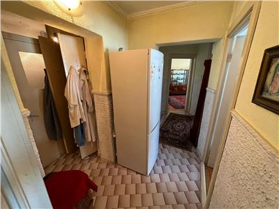 Apartament 3 camere, ultracentral , etaj 4 din 8, vedere Bulevard