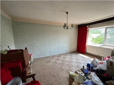 Apartament 3 camere, etaj 4/4 , zona Primarie