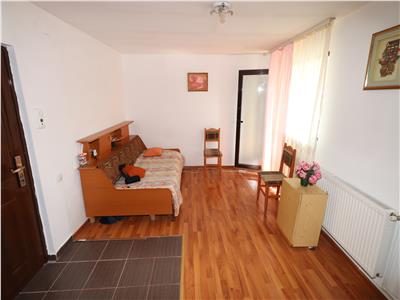 Garsoniera de vanzare in zona Penny Obor , etaj 3 (mansarda)