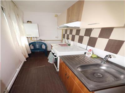Garsoniera de vanzare in zona Penny Obor , etaj 3 (mansarda)