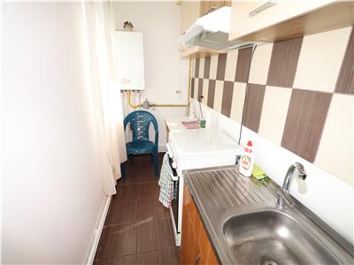 Garsoniera de vanzare in zona Penny Obor , etaj 3 (mansarda)