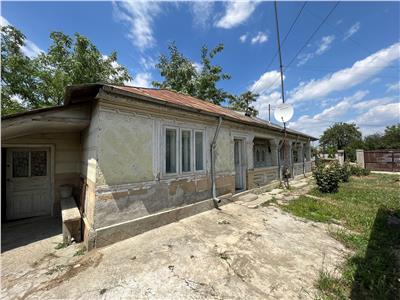 Casa de vanzare in comuna Vulturu , la strada Principala