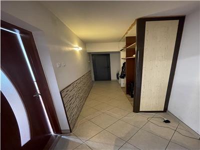 Apartament 3 camere, etaj 4, zona Mega Sud