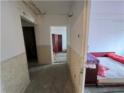 Apartament 3 camere , zona centrala , de renovat ! etaj 3