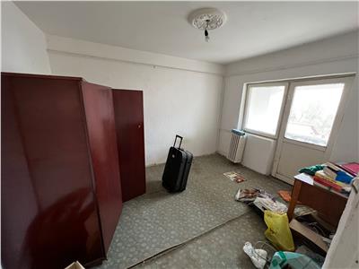 Apartament 3 camere , zona centrala , de renovat ! etaj 3