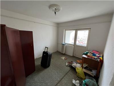 Apartament 3 camere , zona centrala , de renovat ! etaj 3