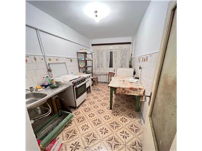 Apartament 2 camere, parter, zona centrala, fara imbunatatiri