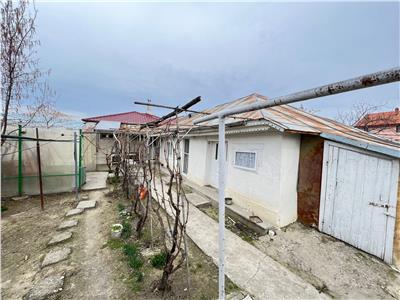 Casa locuibila de vanzare in Vulturu , 961mp teren si garaj