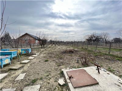 Casa locuibila de vanzare in Vulturu , 961mp teren si garaj