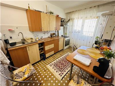 Apartament 4 camere, etaj 4, ultracentral, 1 loc de parcare