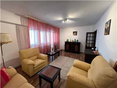 Apartament cu 3 camere, parter, boxa si garaj la blocurile tip vila