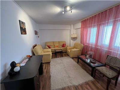 Apartament cu 3 camere, parter, boxa si garaj la blocurile tip vila