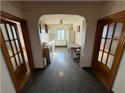 Apartament 2 camere, etaj 2, zona Unirea Principatelor