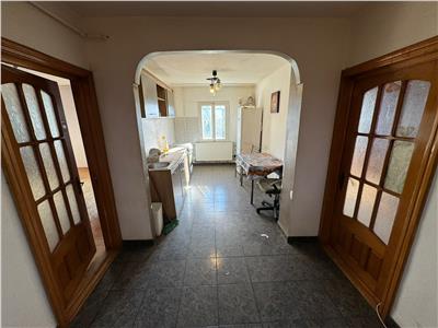 Apartament 2 camere, etaj 2, zona Unirea Principatelor