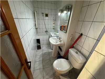 Apartament 2 camere, etaj 2, zona Unirea Principatelor