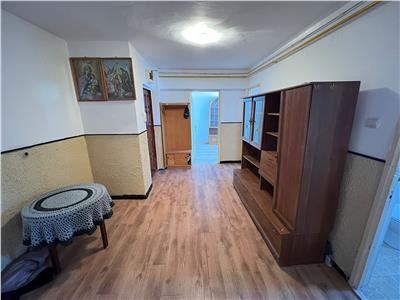 Apartament 2 camere, etaj 8 (lift), zona Bdul Unirii