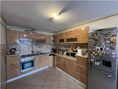 Apartament 4 camere , etaj 4, centrala, 2 AC, zona Pompieri