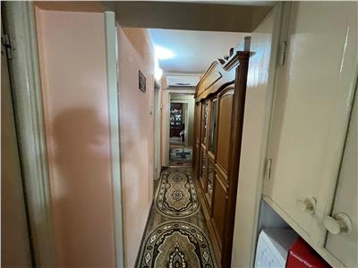 Apartament 3 camere, 70mp, etaj 3, zona 2 Stejari