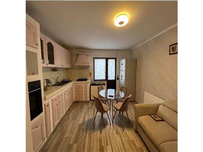 Apartament 3 camere, loc de parcare +sp verde, zona Valcele
