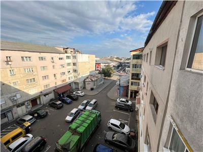 Garsoniera 33mp utili, Piata Moldovei , etaj 4 cu acoperis, libera