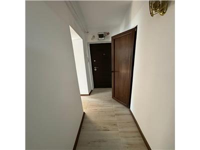 Apartament 2 camere, etaj 3, partial mobilat, zona Gara