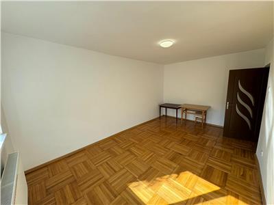 Apartament 2 camere, etaj 3, partial mobilat, zona Gara