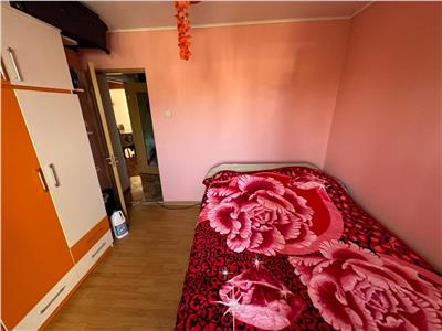 Apartament 3 camere , zona Liceul Pedagogic, etaj 3, mobilat si utilat