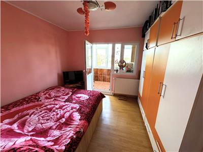 Apartament 3 camere , zona Liceul Pedagogic, etaj 3, mobilat si utilat