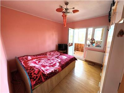 Apartament 3 camere , zona Liceul Pedagogic, etaj 3, mobilat si utilat