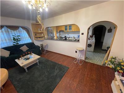 Apartament 3 camere, et 2/4,zona Panduri