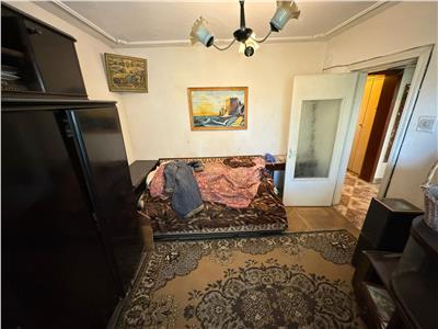 Apartament 3 camere, 1 boxa, zona Centrala , etaj 4