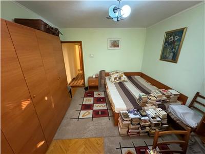 Apartament 4 camere, etaj 3/4, 104 mp, Penny Market Valcele